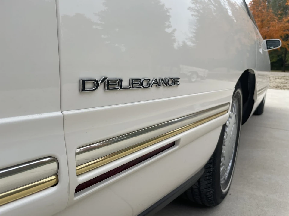 1997 Cadillac DeVille 7th Gen - Image 21 of 31