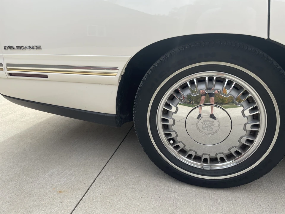 1997 Cadillac DeVille 7th Gen - Image 30 of 31