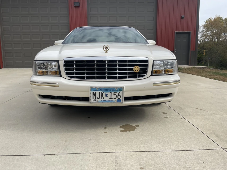 1997 Cadillac DeVille 7th Gen - Image 14 of 31