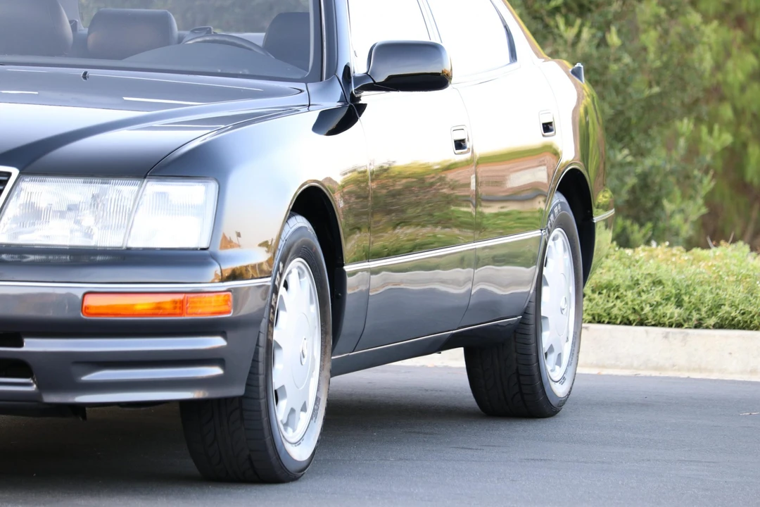 1997 Lexus LS 2nd Gen - Image 13 of 31
