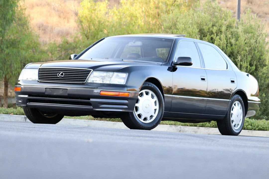 1997 Lexus LS 2nd Gen - Image 16 of 31