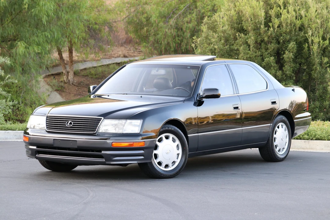 1997 Lexus LS 2nd Gen - Image 18 of 31