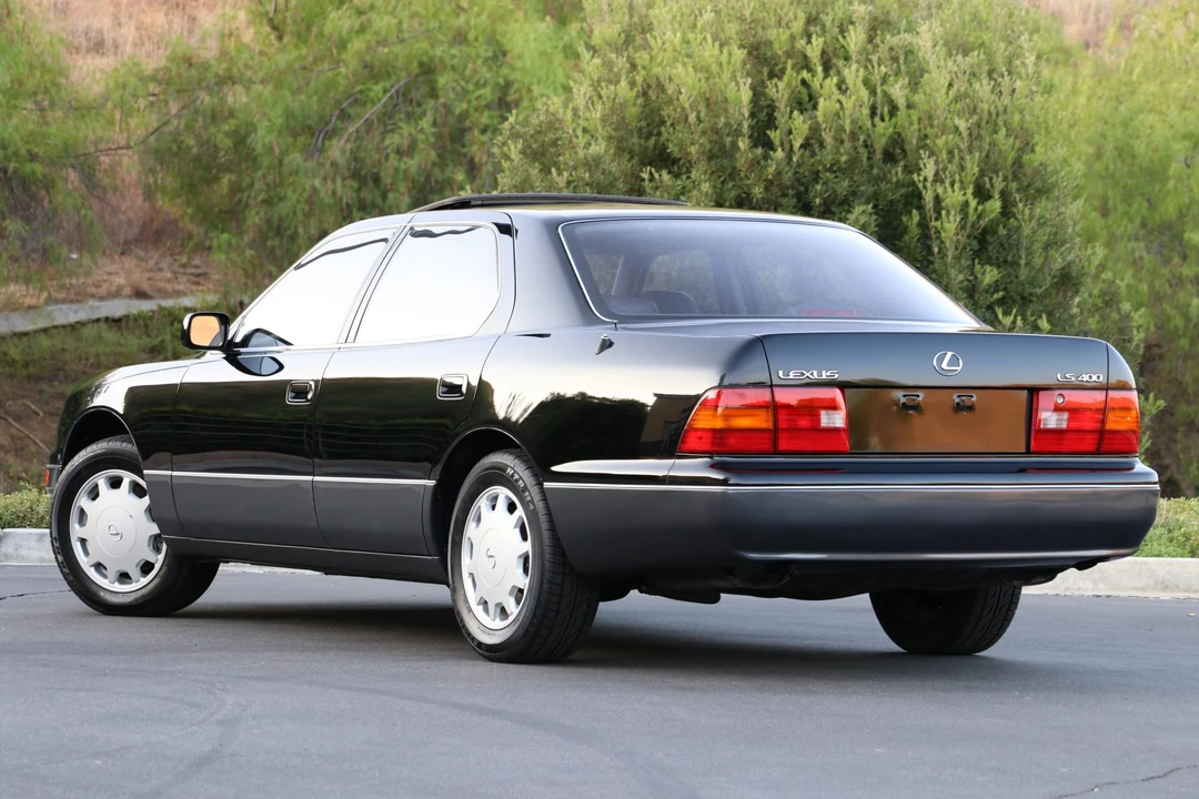 1997 Lexus LS 2nd Gen - Image 24 of 31