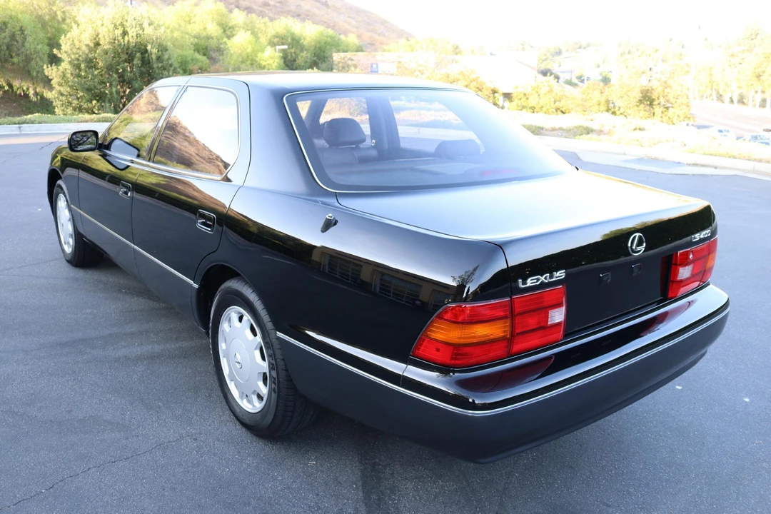 1997 Lexus LS 2nd Gen - Image 27 of 31