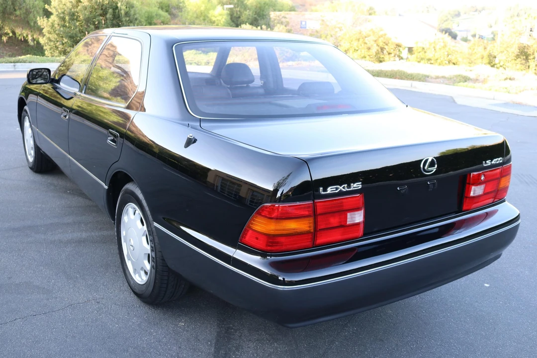 1997 Lexus LS 2nd Gen - Image 28 of 31