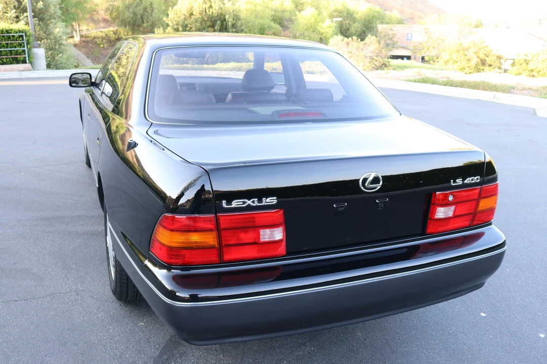 1997 Lexus LS 2nd Gen - Image 29 of 31