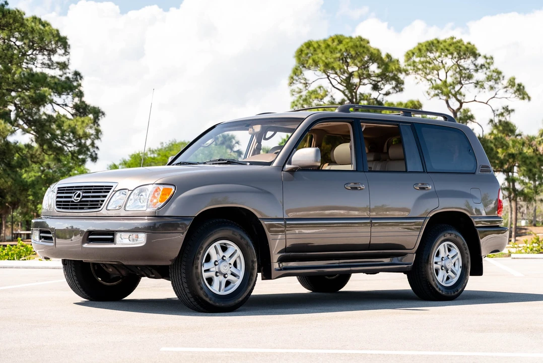 1998 Lexus LX 2nd Gen - Image 2 of 31