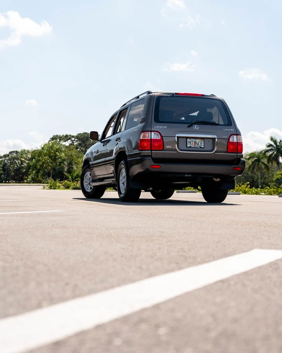 1998 Lexus LX 2nd Gen - Image 6 of 31
