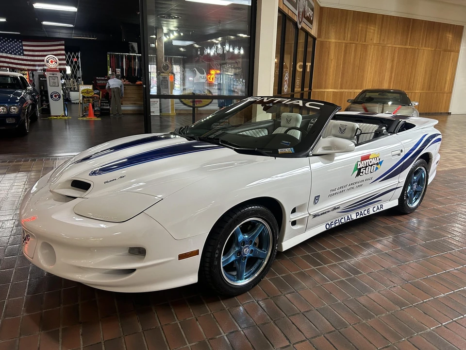 1999 Pontiac Firebird Trans Am 4th Gen - Image 2 of 31