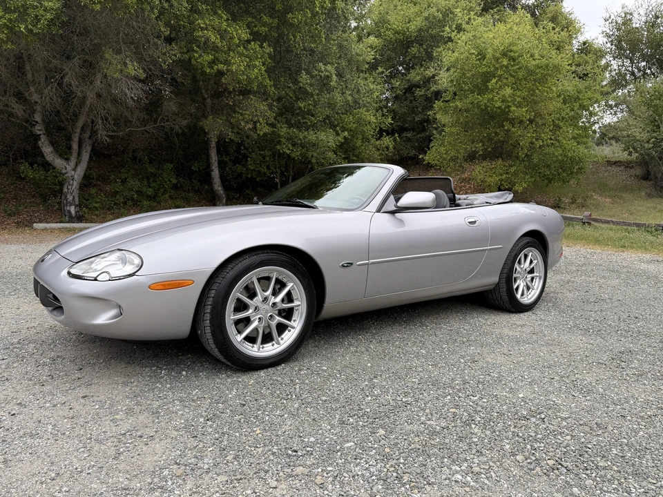 2000 Jaguar X100 XK8 - Image 2 of 31