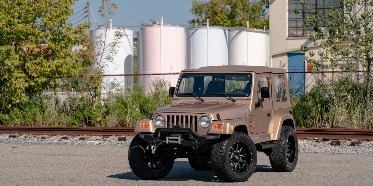2000 Jeep TJ Wrangler - Image 2 of 31