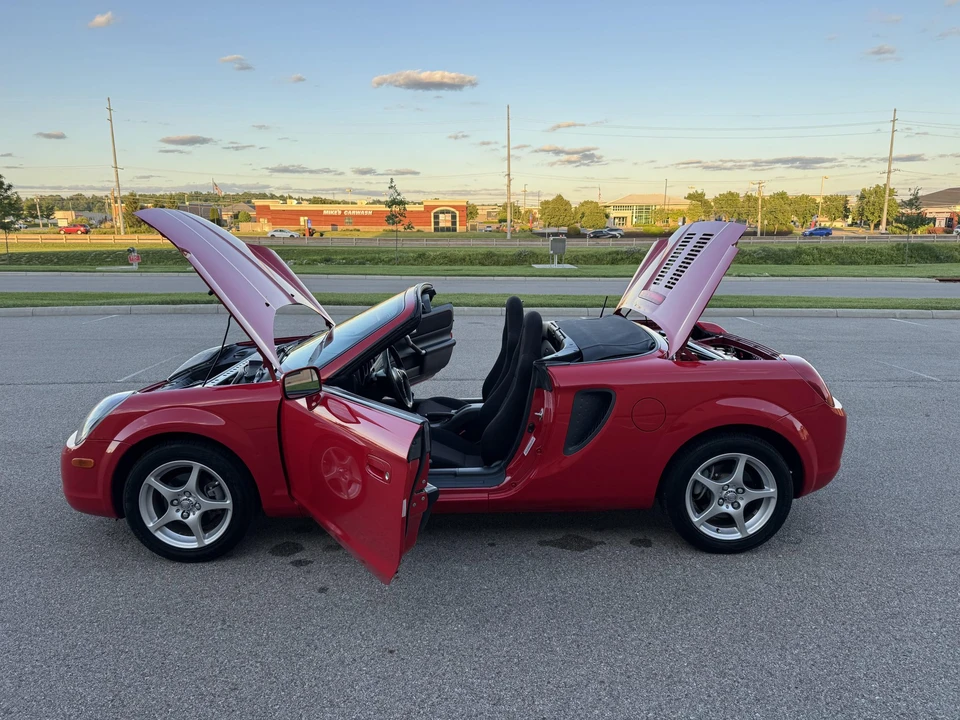 2000 Toyota MR2 Spyder/MR-S - Image 30 of 31