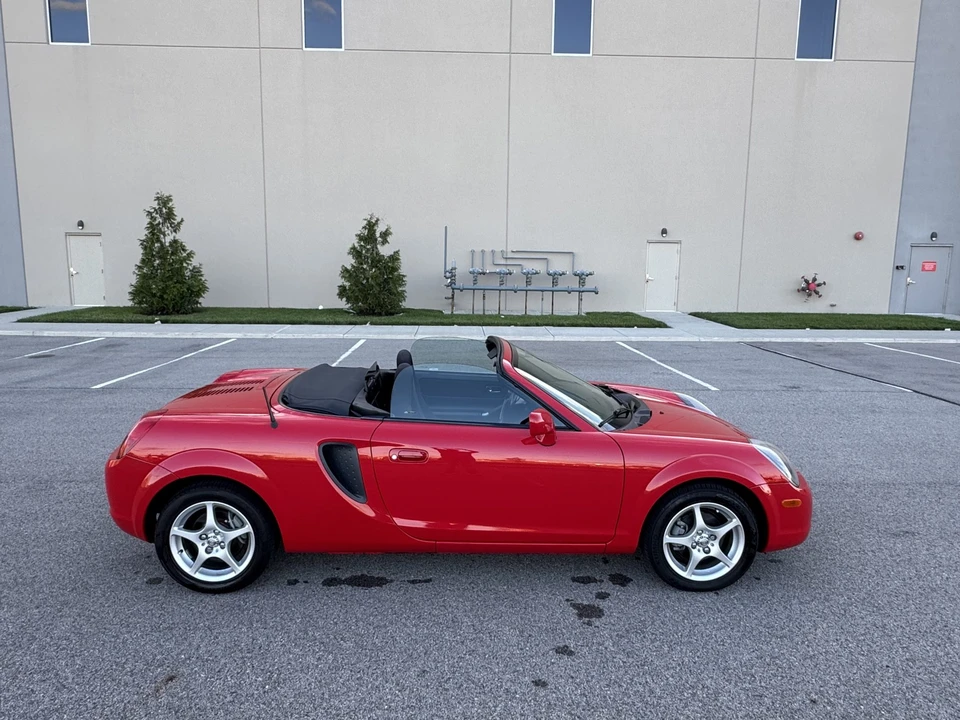 2000 Toyota MR2 Spyder/MR-S - Image 16 of 31