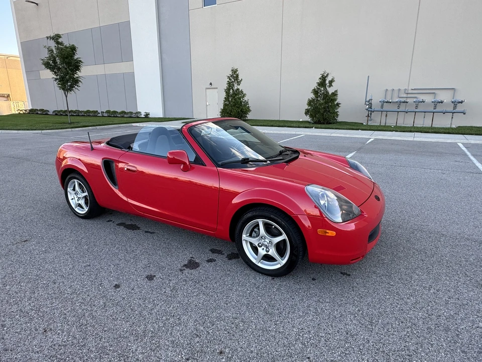 2000 Toyota MR2 Spyder/MR-S - Image 19 of 31