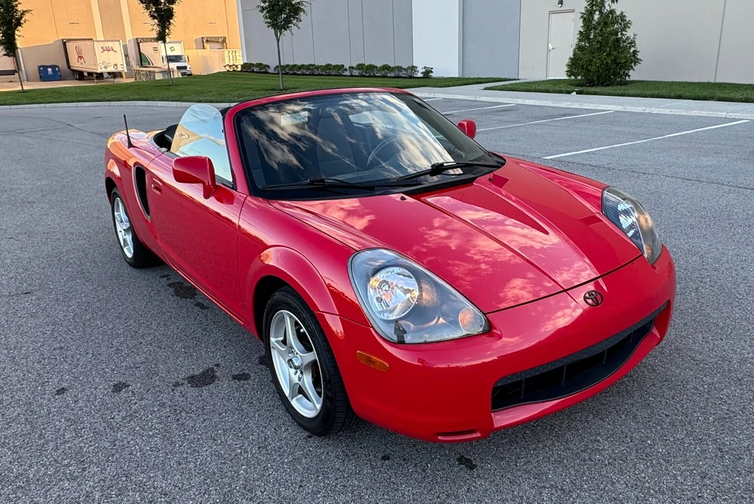 2000 Toyota MR2 Spyder/MR-S - Image 21 of 31