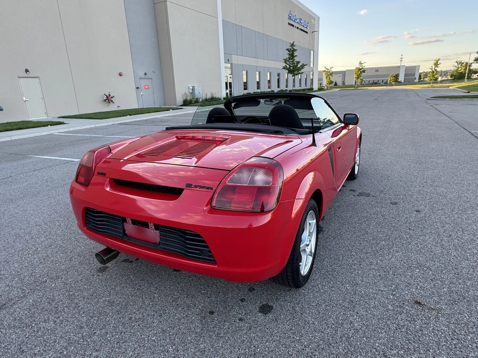 2000 Toyota MR2 Spyder/MR-S - Image 13 of 31