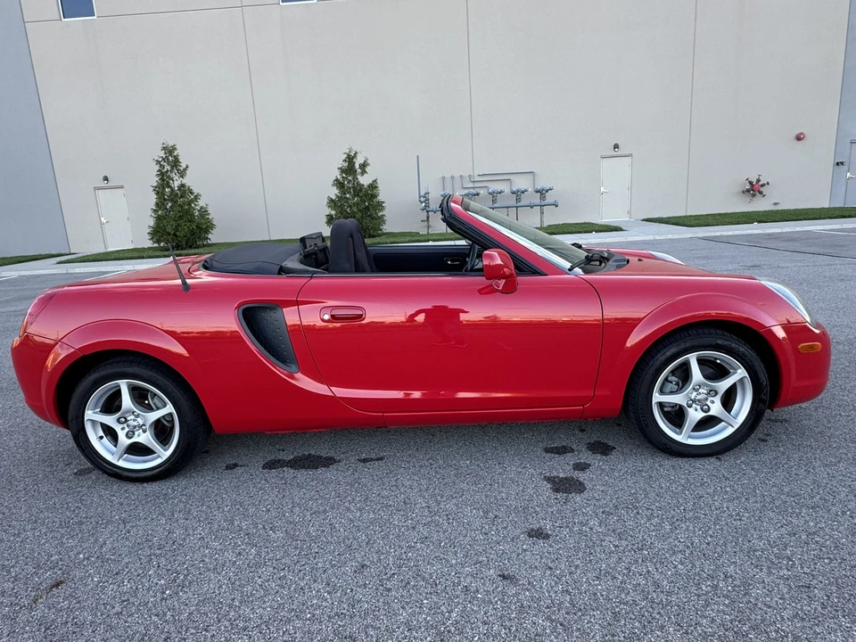 2000 Toyota MR2 Spyder/MR-S - Image 17 of 31