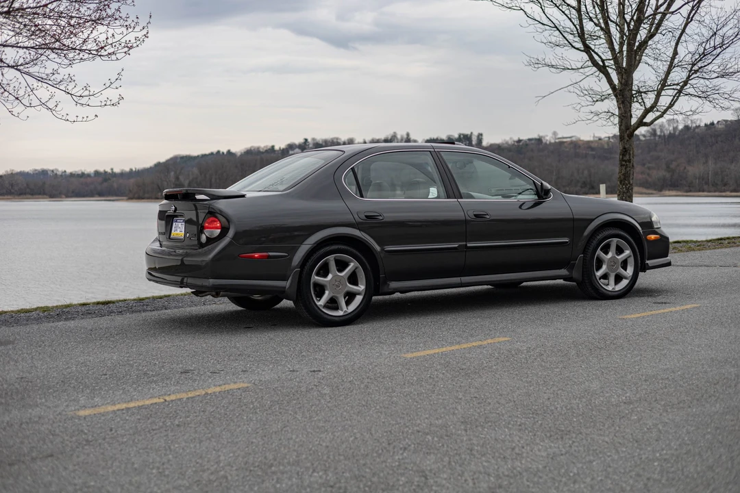 2001 Nissan Maxima 5th Gen - Image 16 of 31