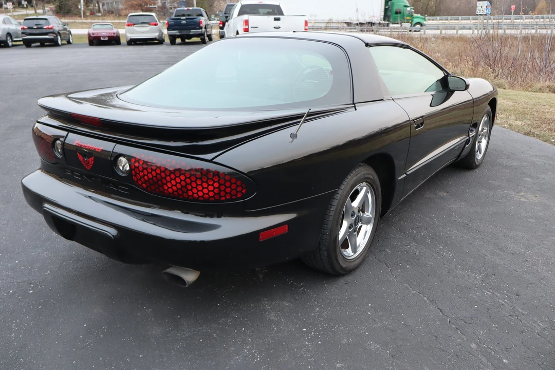 2001 Pontiac Firebird 4th Gen - Image 11 of 31