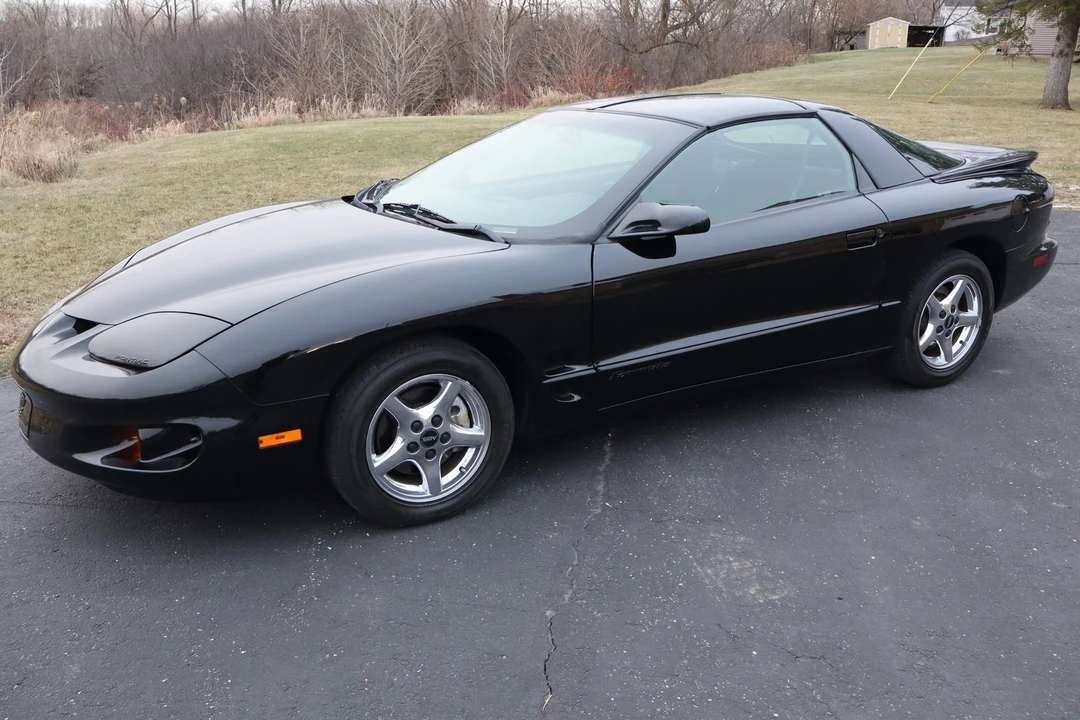 2001 Pontiac Firebird 4th Gen - Image 2 of 31