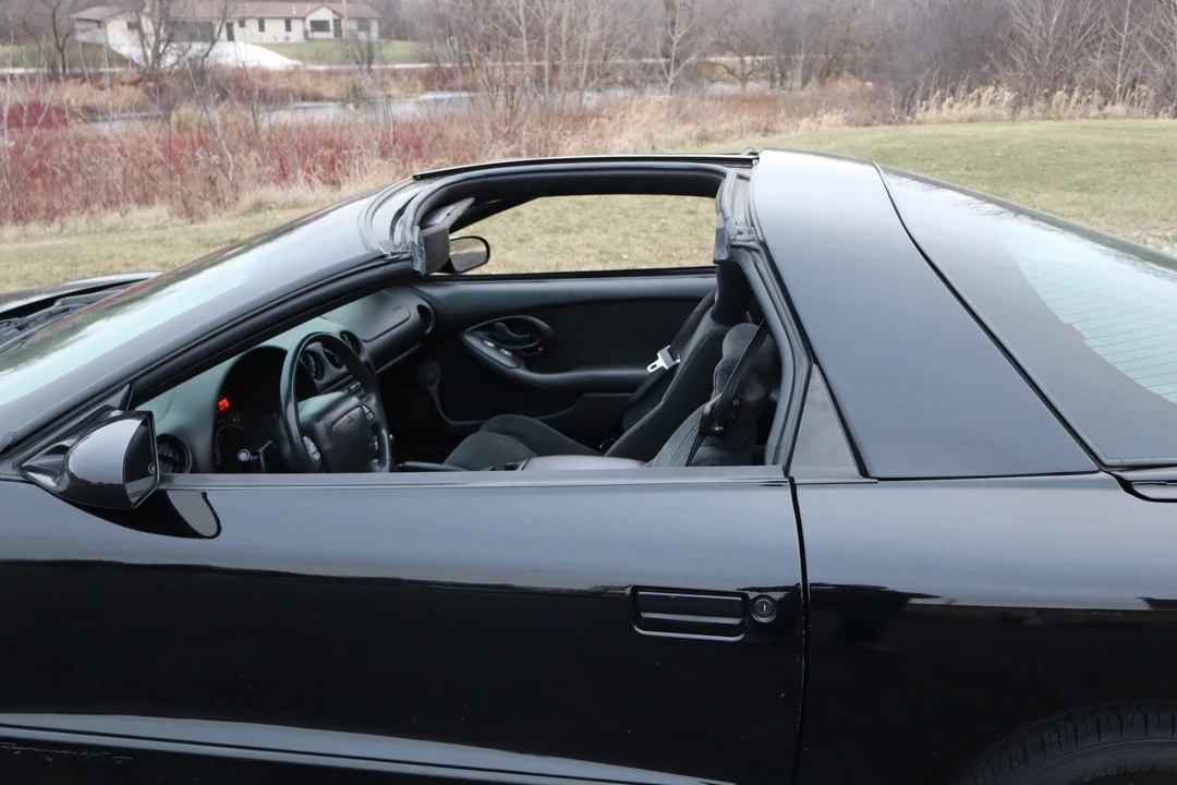2001 Pontiac Firebird 4th Gen - Image 19 of 31