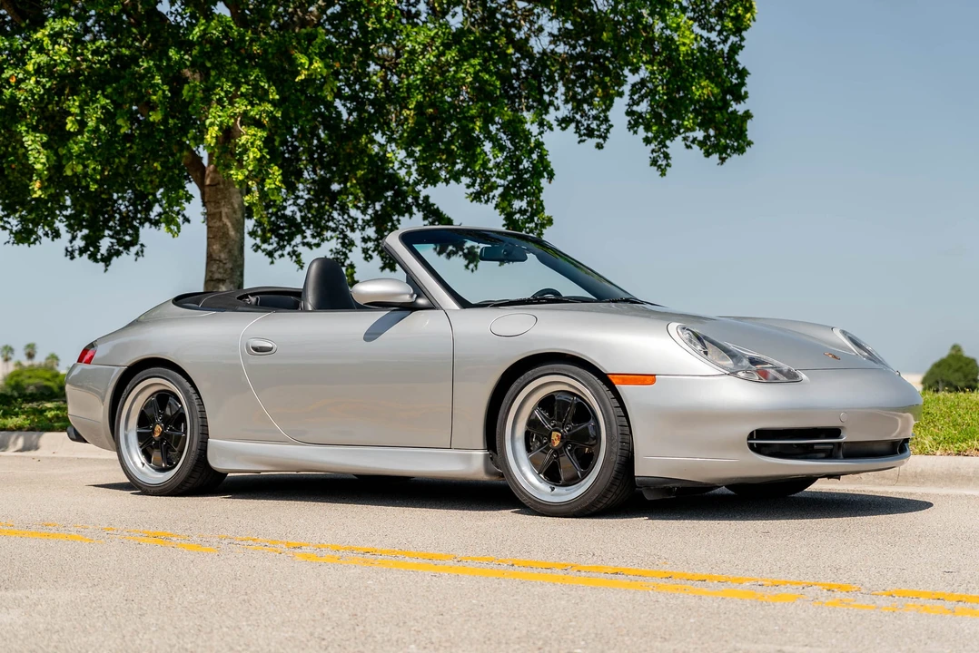 2001 Porsche 996 Carrera - Image 12 of 31