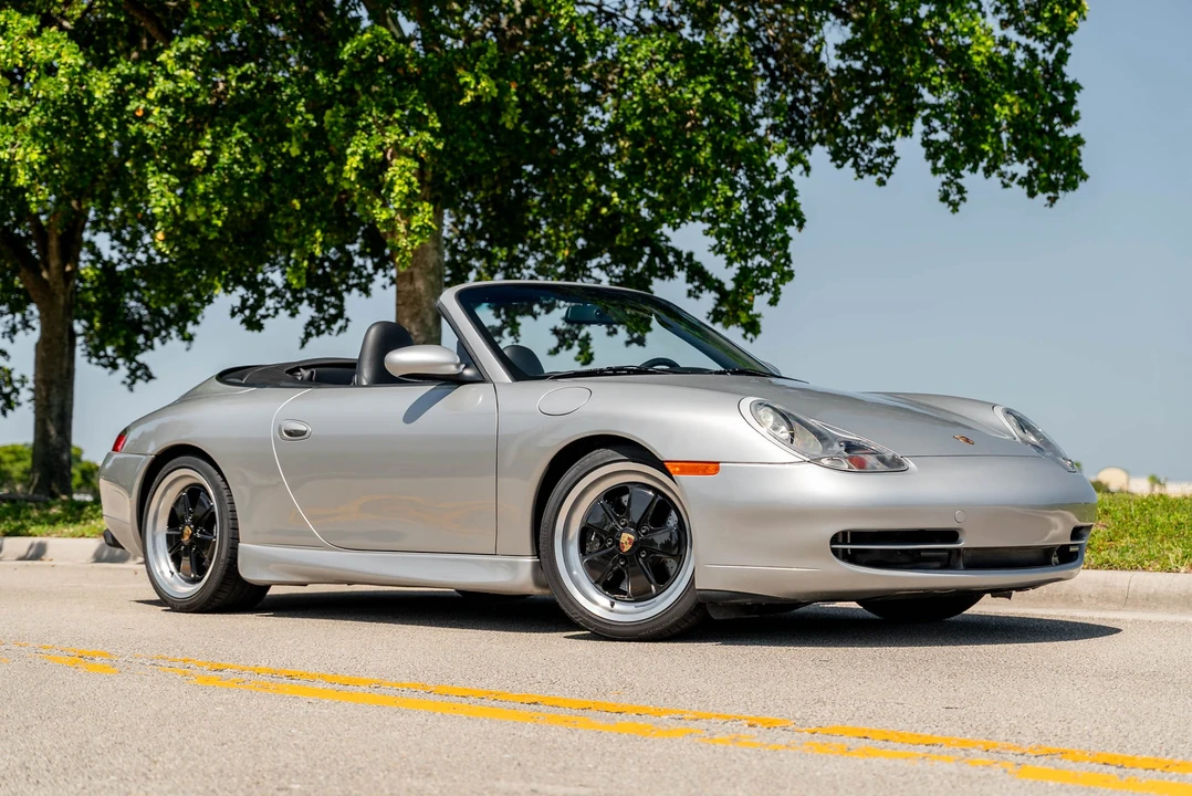 2001 Porsche 996 Carrera - Image 13 of 31