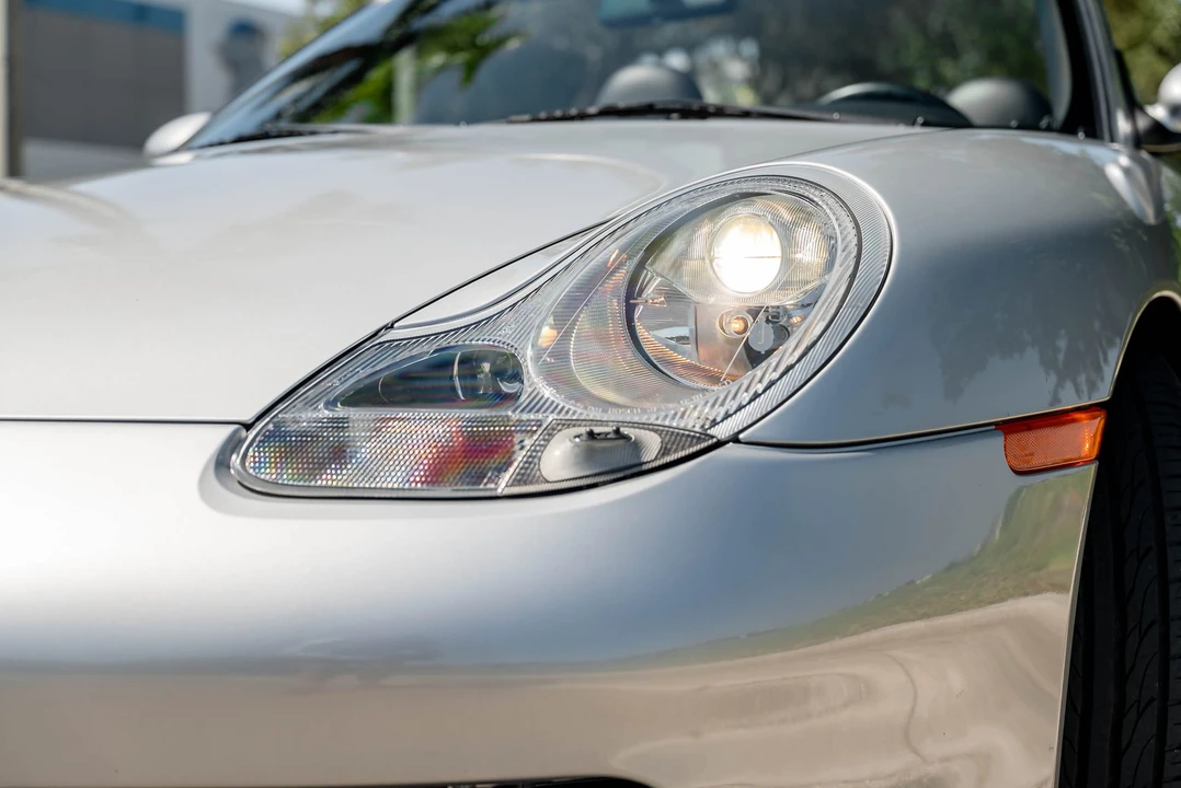2001 Porsche 996 Carrera - Image 23 of 31