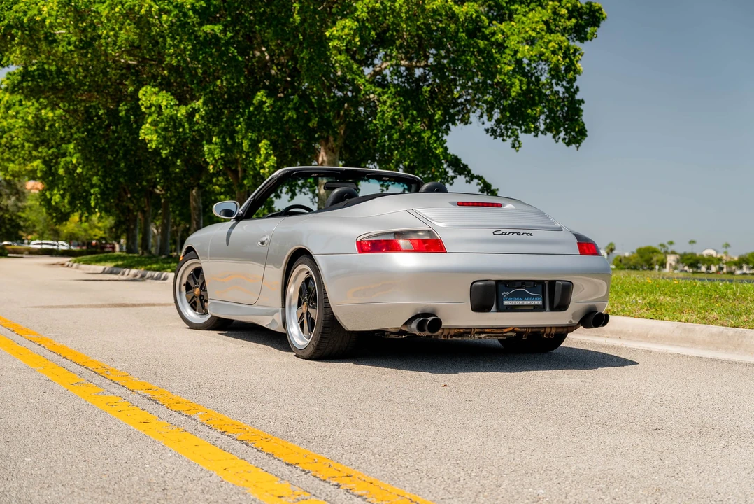 2001 Porsche 996 Carrera - Image 8 of 31