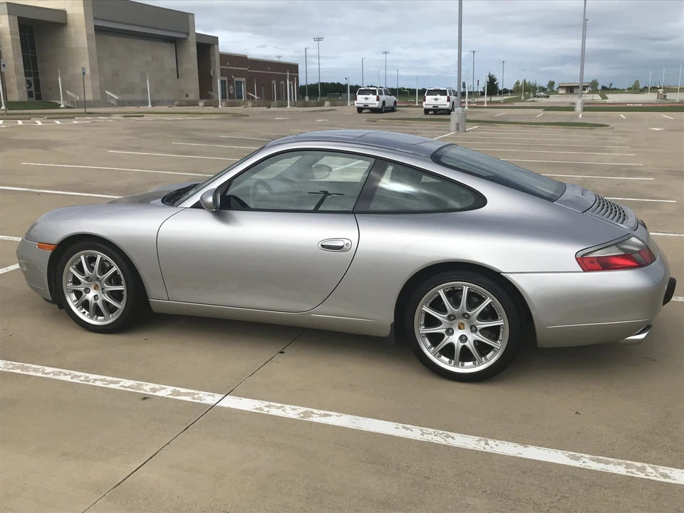 2001 Porsche 996 Carrera - Image 9 of 31