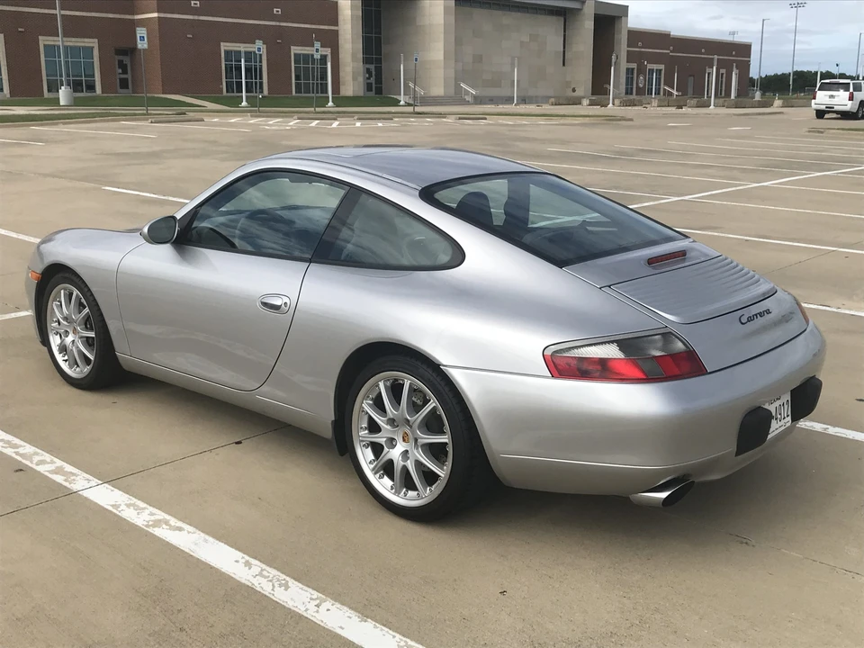 2001 Porsche 996 Carrera - Image 10 of 31
