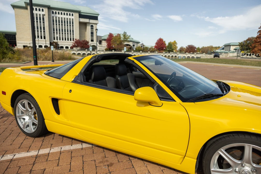 2002 Acura NA2 NSX - Image 17 of 31