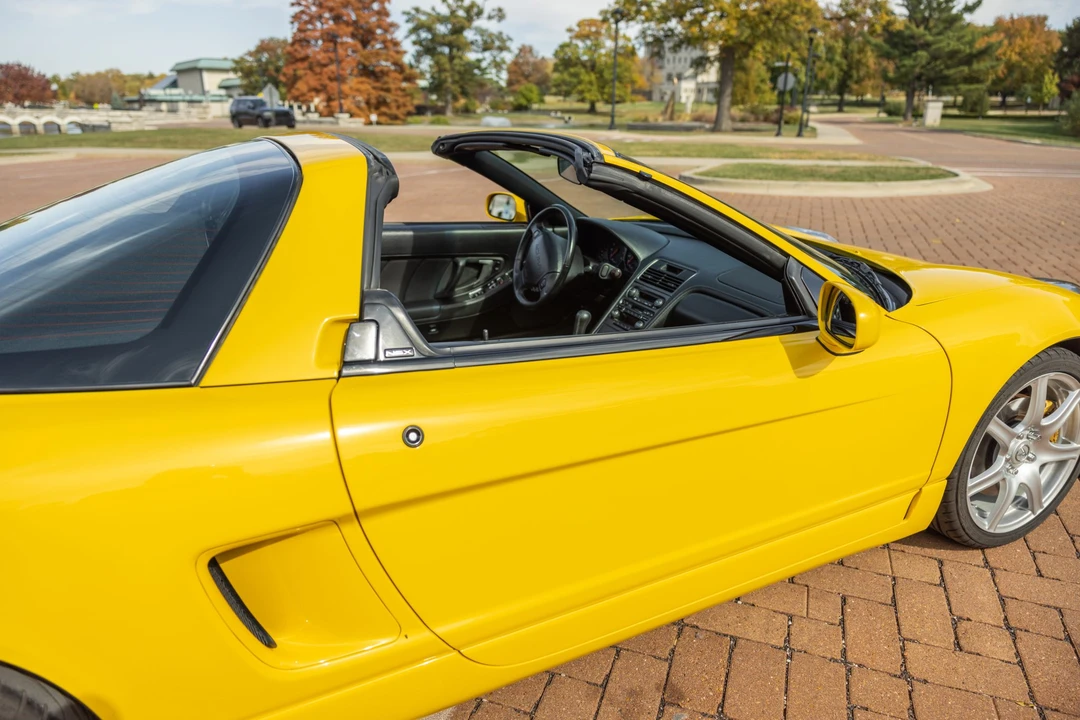 2002 Acura NA2 NSX - Image 18 of 31