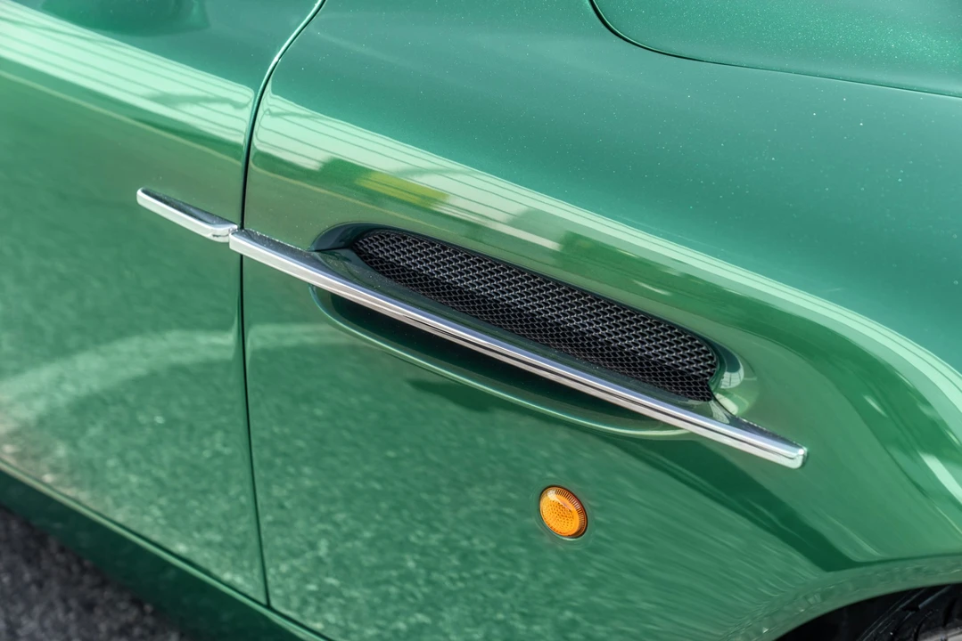 2002 Aston Martin Vanquish 1st Gen - Image 17 of 31