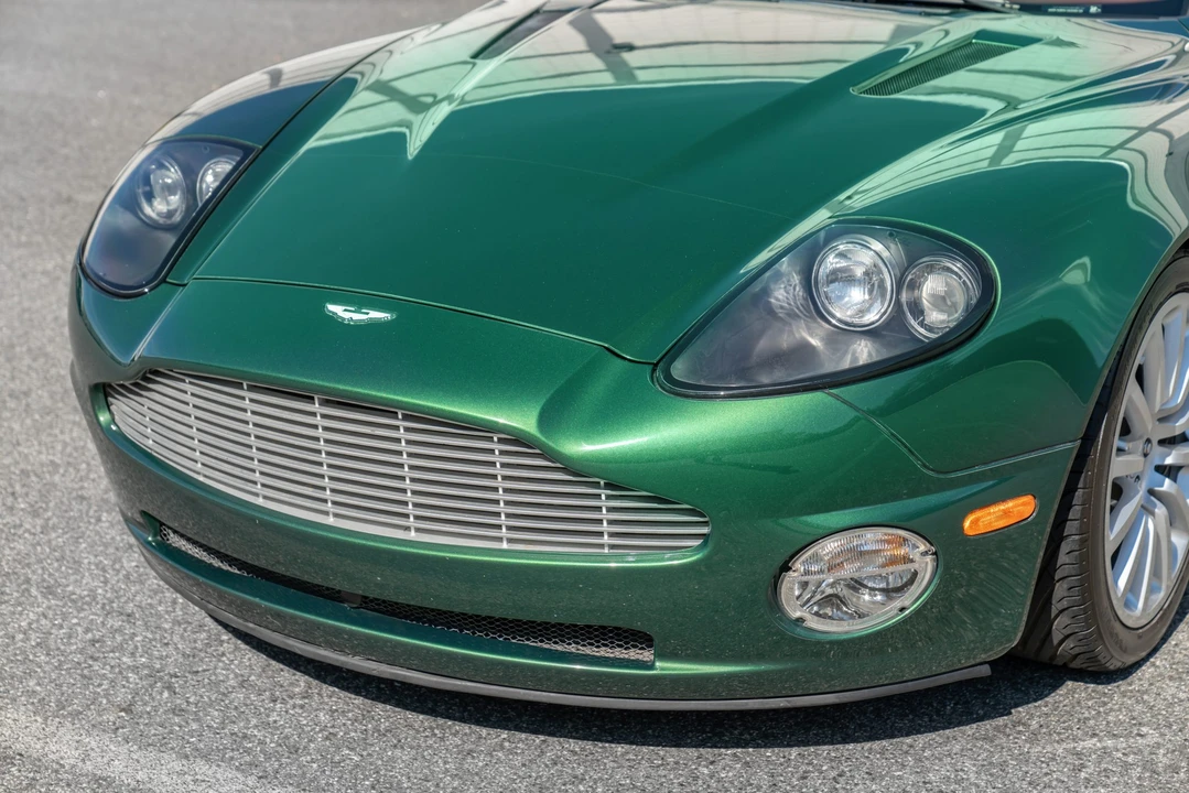 2002 Aston Martin Vanquish 1st Gen - Image 10 of 31
