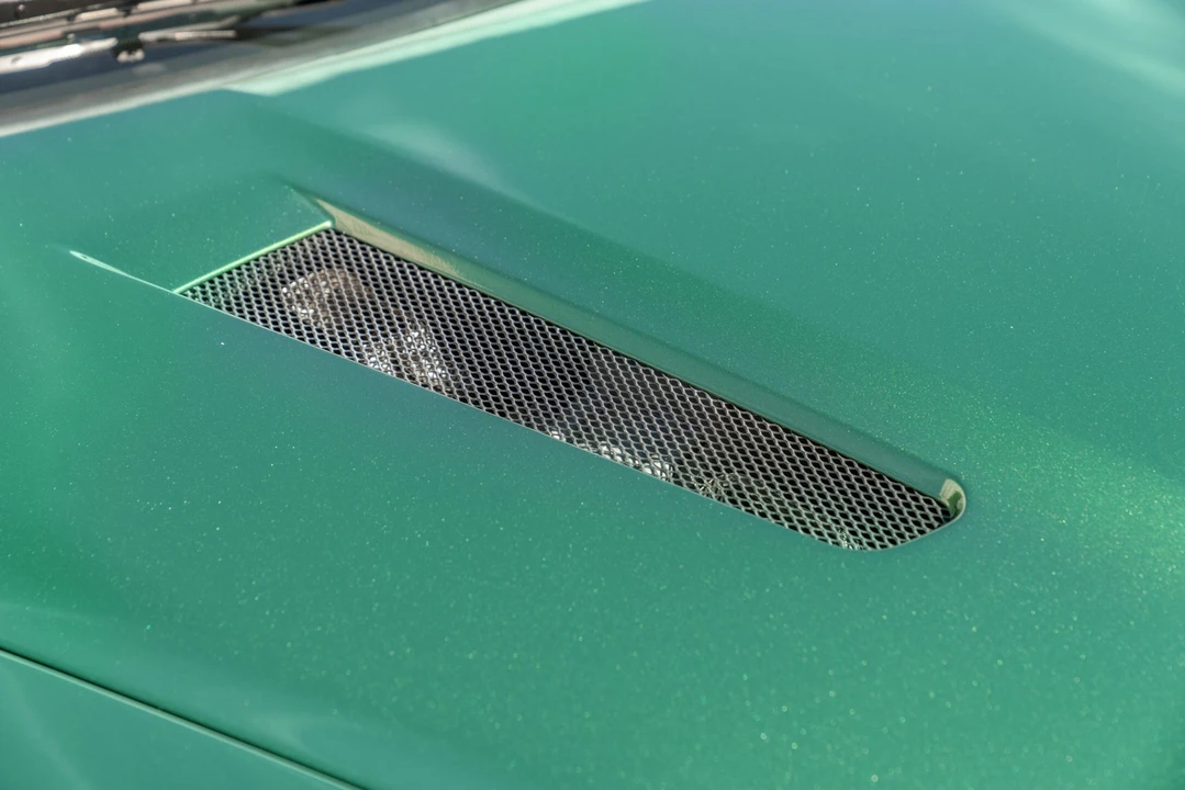 2002 Aston Martin Vanquish 1st Gen - Image 12 of 31