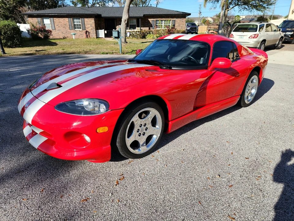 2002 Dodge Viper GTS 2nd Gen - Image 2 of 31