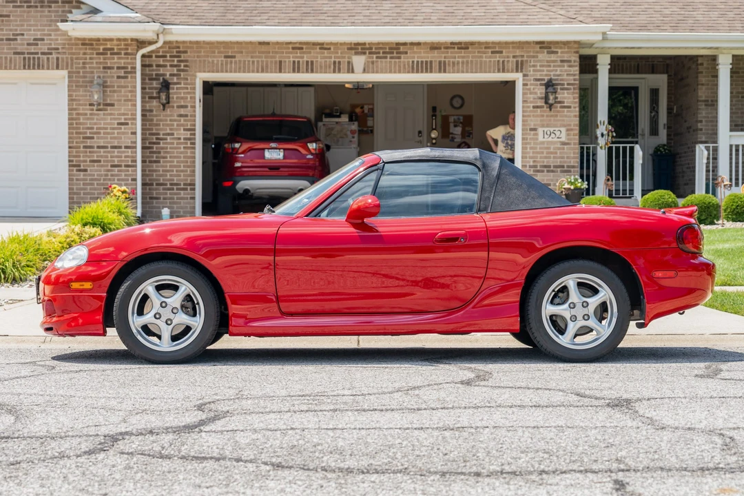 2002 Mazda NB MX-5 Miata - Image 3 of 31