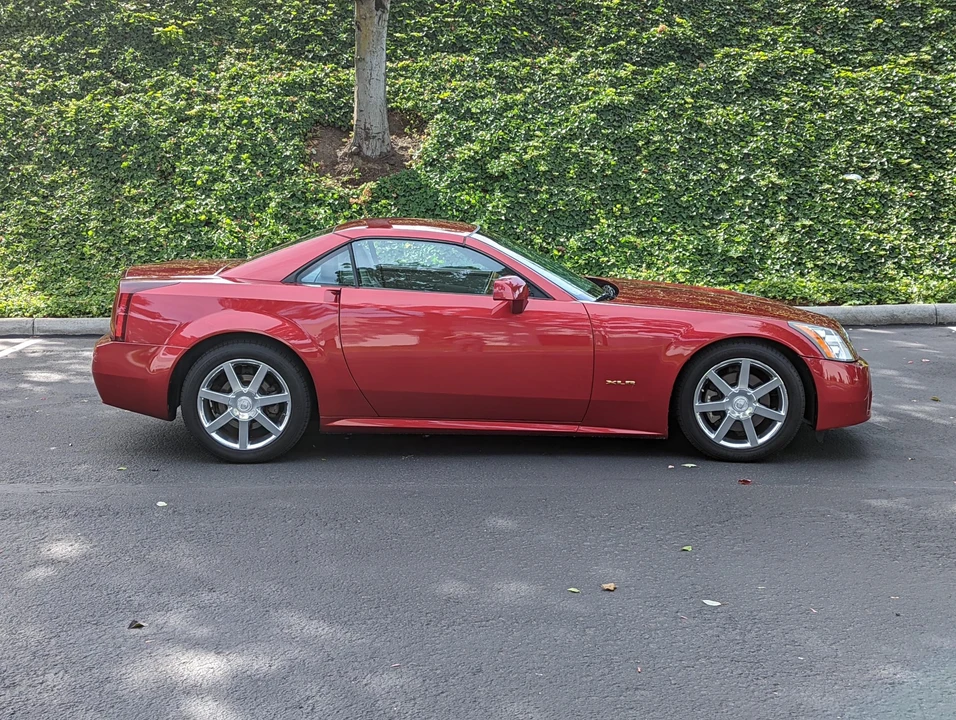 2004 Cadillac XLR - Image 12 of 31
