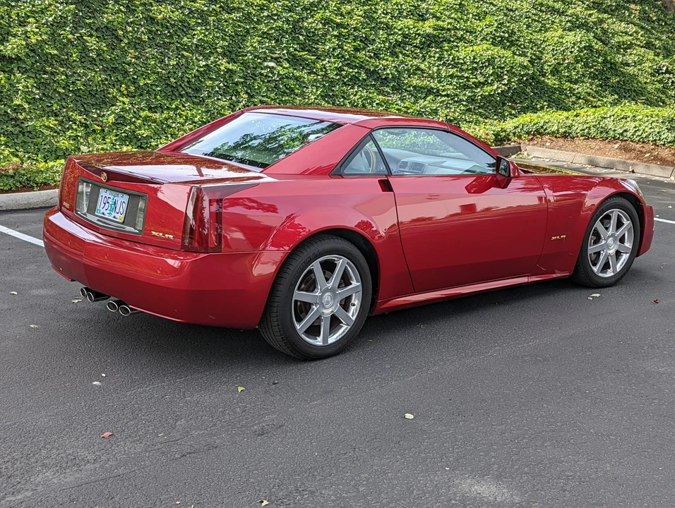 2004 Cadillac XLR - Image 10 of 31
