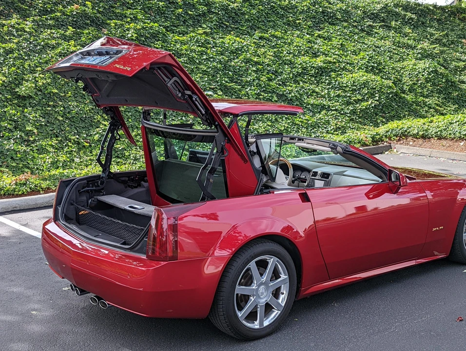 2004 Cadillac XLR - Image 27 of 31