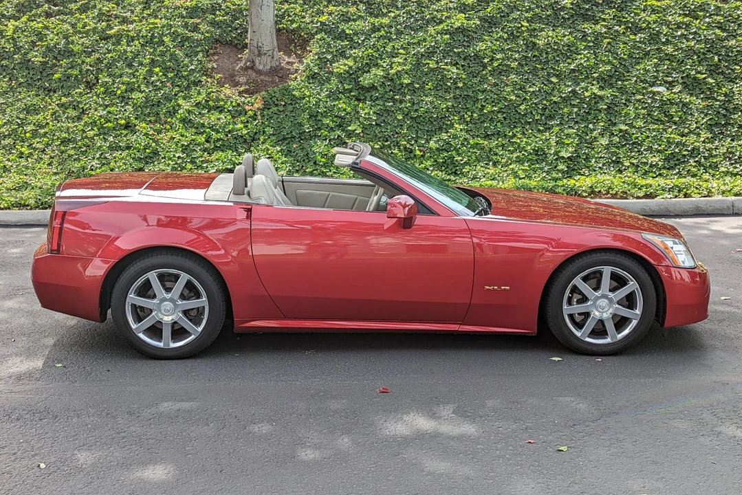 2004 Cadillac XLR - Image 22 of 31