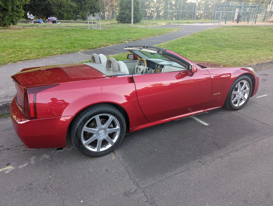2004 Cadillac XLR - Image 21 of 31