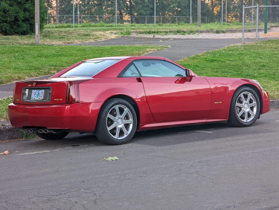 2004 Cadillac XLR - Image 11 of 31