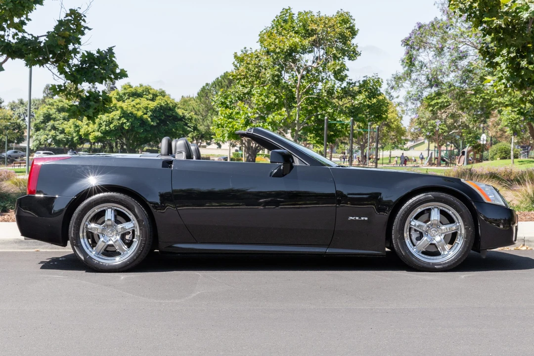 2004 Cadillac XLR - Image 5 of 31