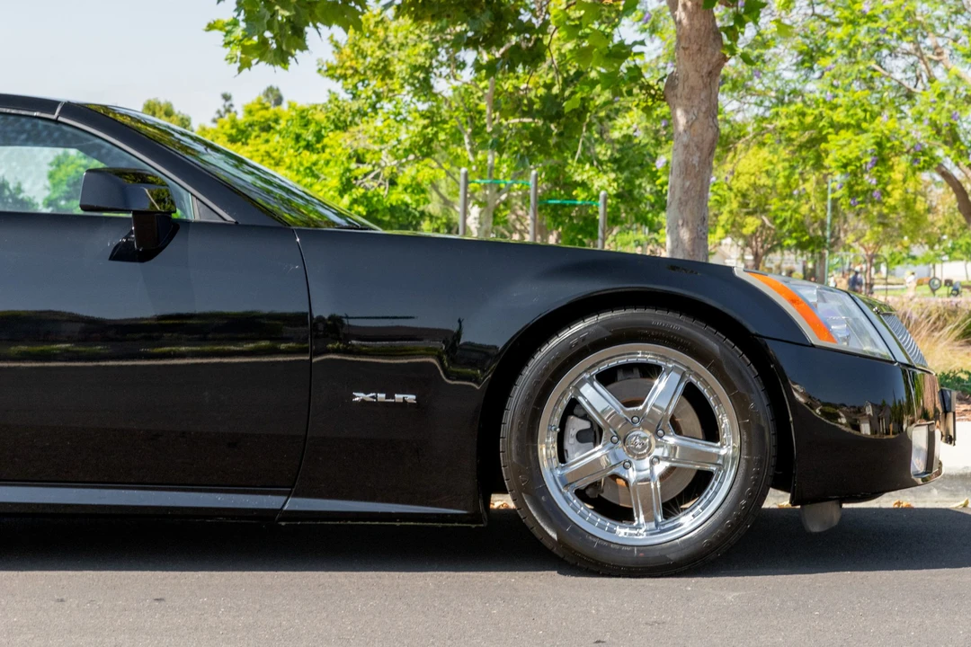 2004 Cadillac XLR - Image 30 of 31