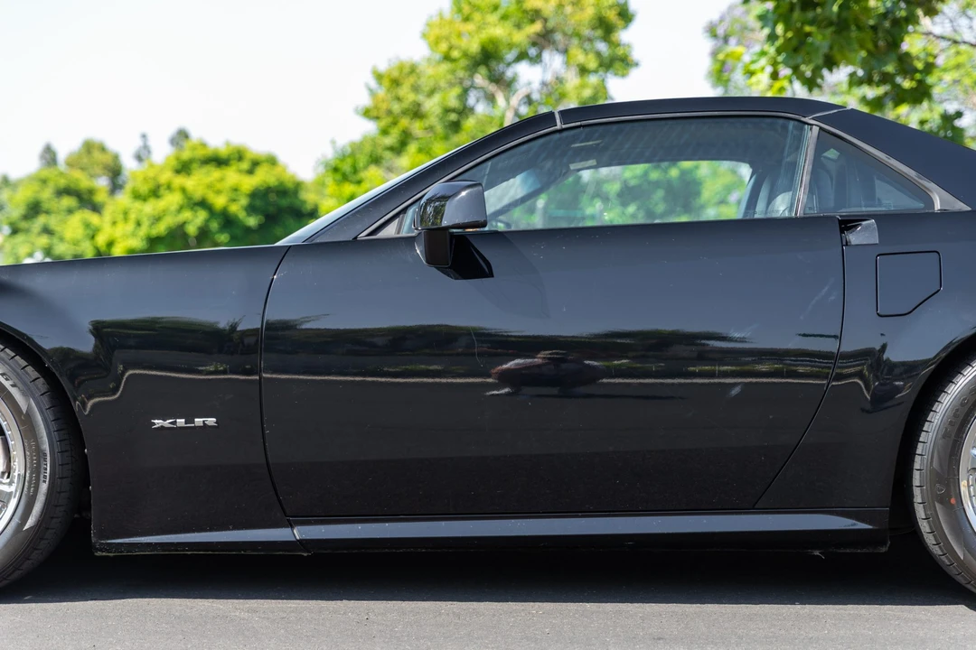 2004 Cadillac XLR - Image 29 of 31