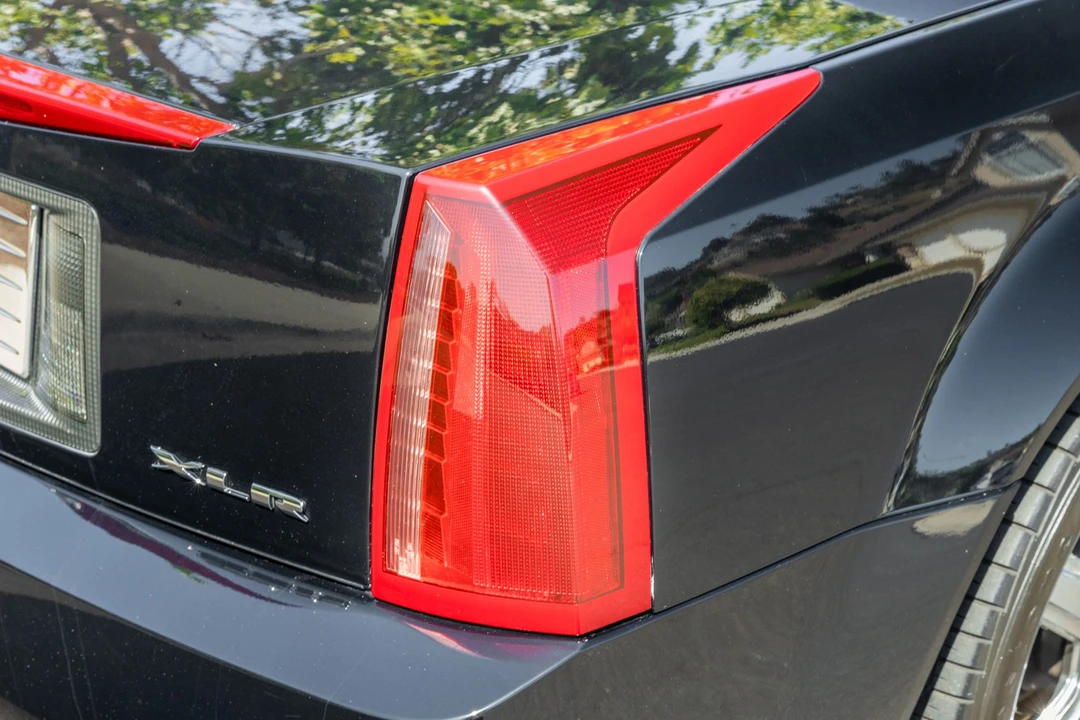 2004 Cadillac XLR - Image 25 of 31