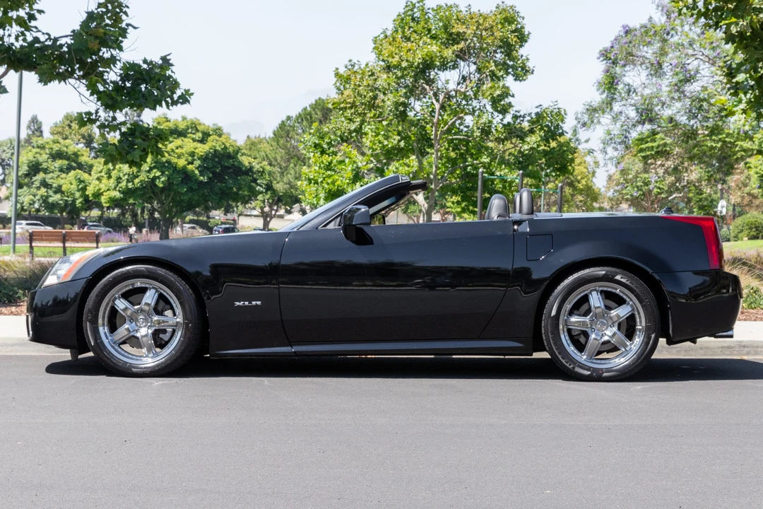 2004 Cadillac XLR - Image 9 of 31