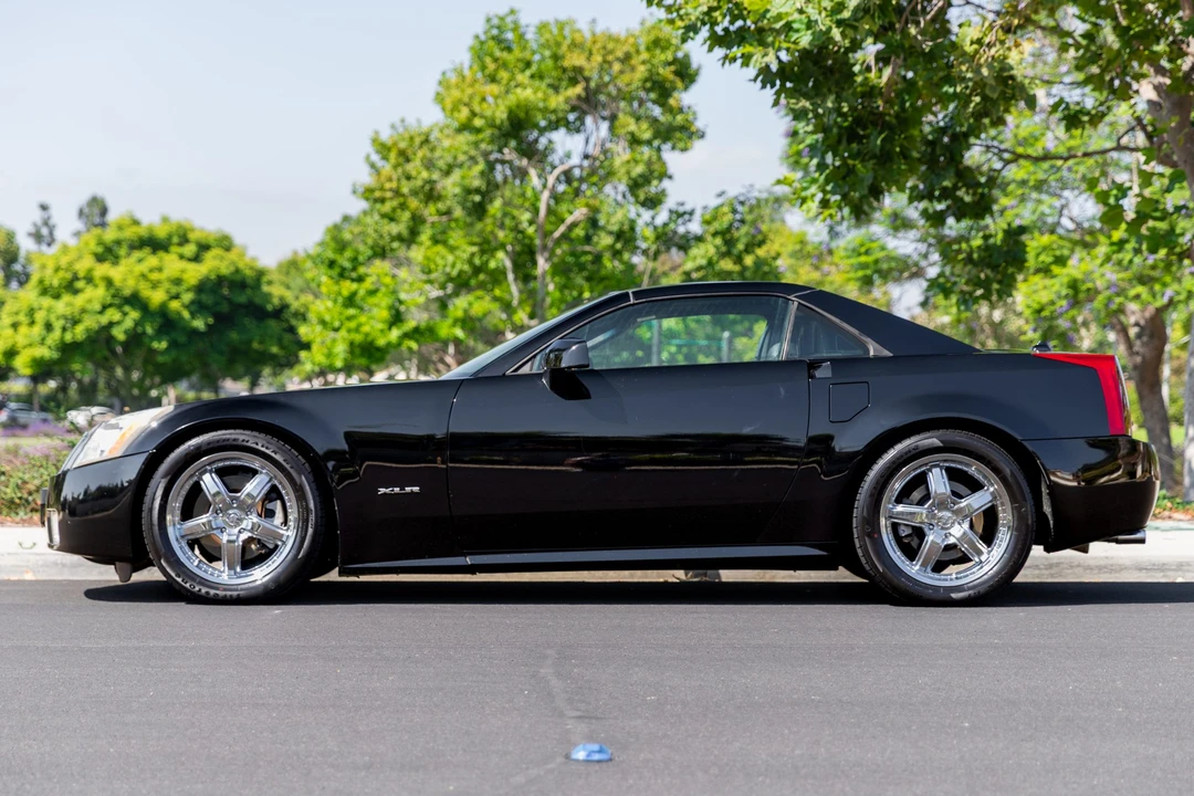 2004 Cadillac XLR - Image 17 of 31